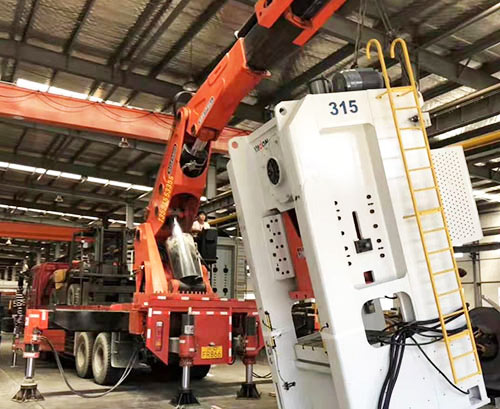 宿迁宿豫附近随车吊出租，轻松解决运输难题