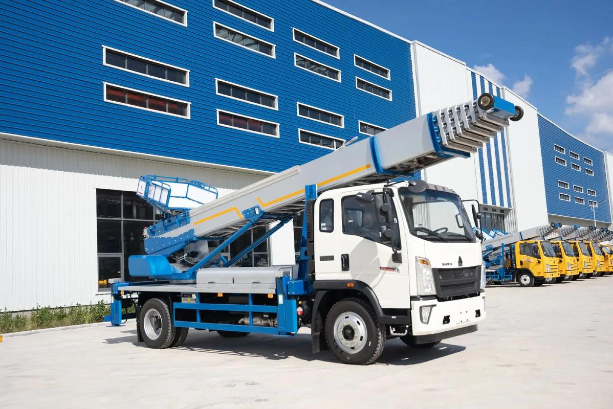 宿迁宿豫出租云梯车高空作业车 建筑垃圾搬运